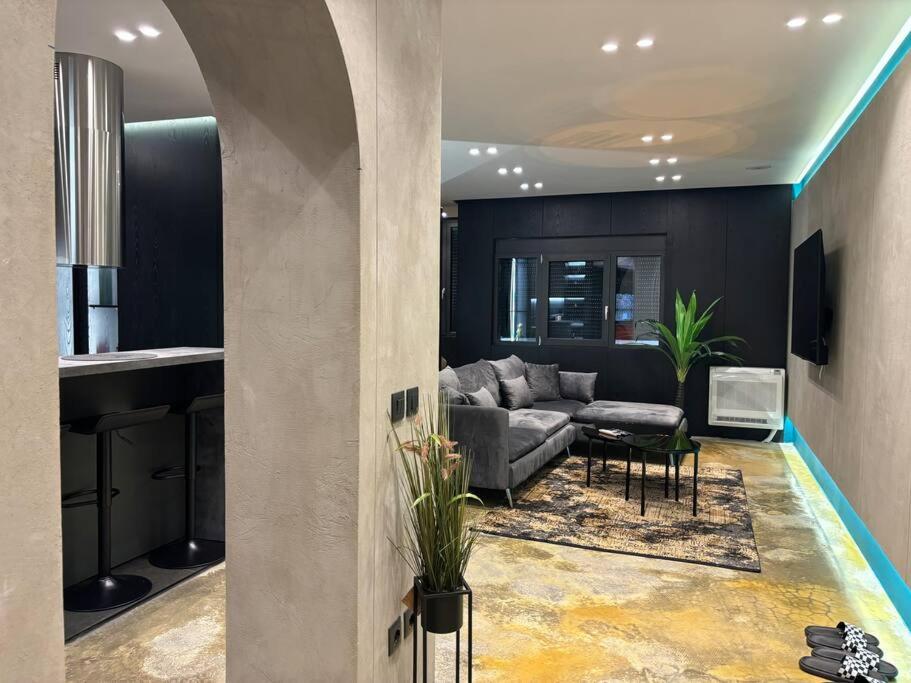 Luxury Boutique Apartment / Komuna Parisit / near to Tirana Lake