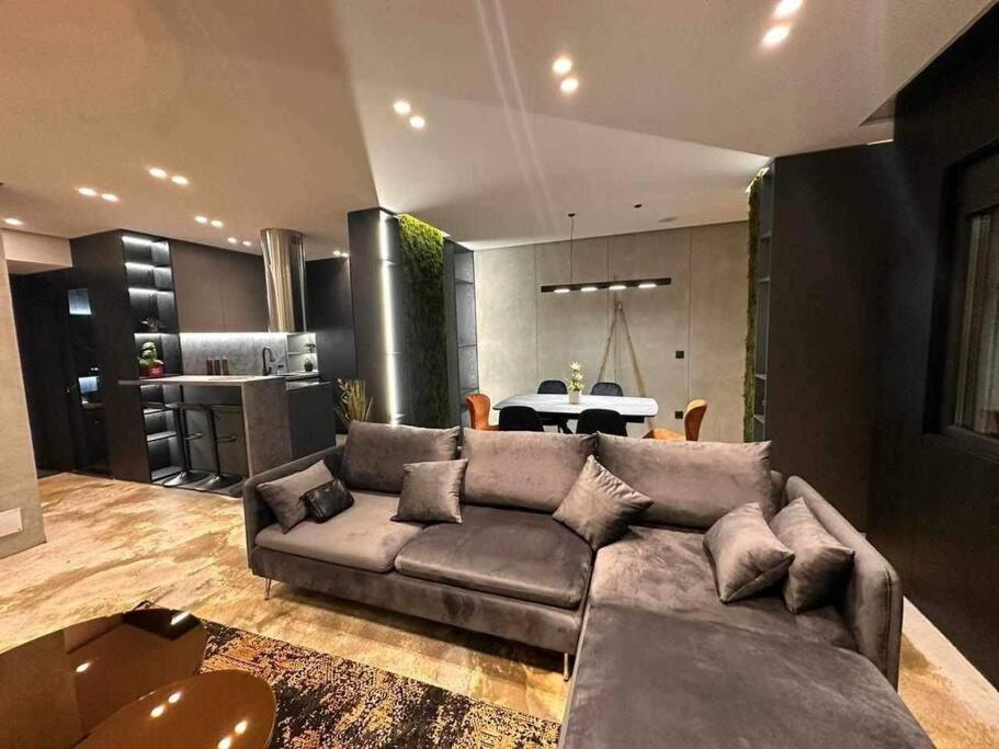 Luxury Boutique Apartment / Komuna Parisit / near to Tirana Lake