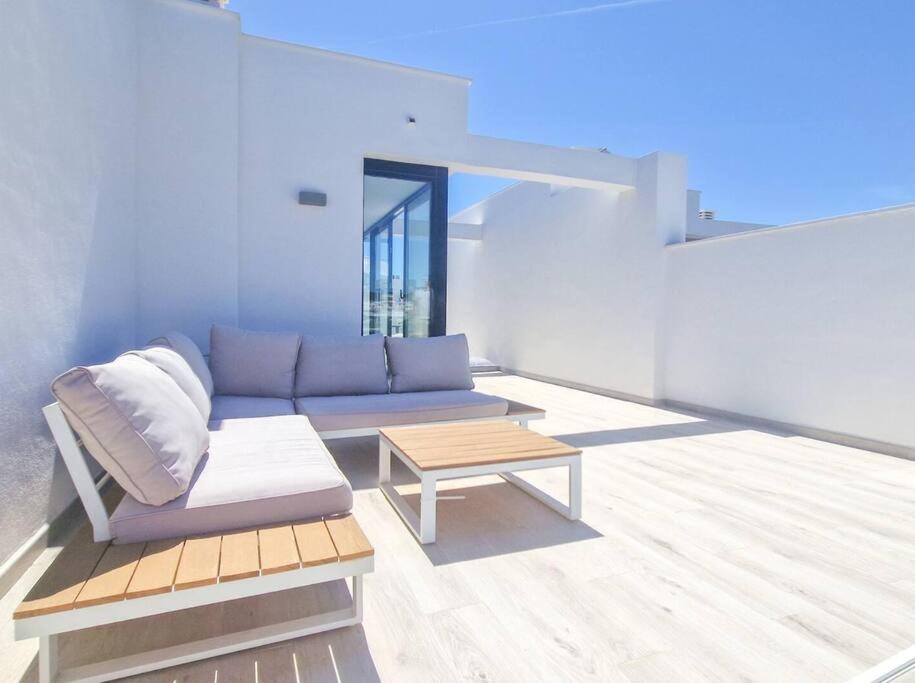 Pass the Keys Casa Ban, Spacious 3 Bedroom Townhouse