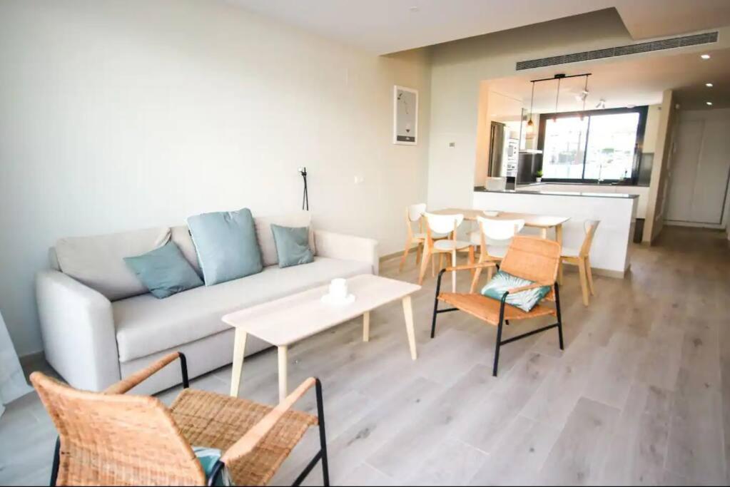 Pass the Keys Casa Ban, Spacious 3 Bedroom Townhouse
