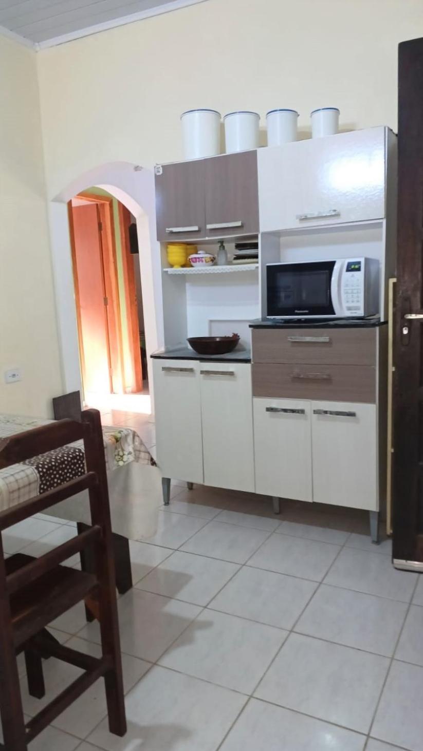 Casa 3 quartos, 2 bwcs e a meia quadra da praia!