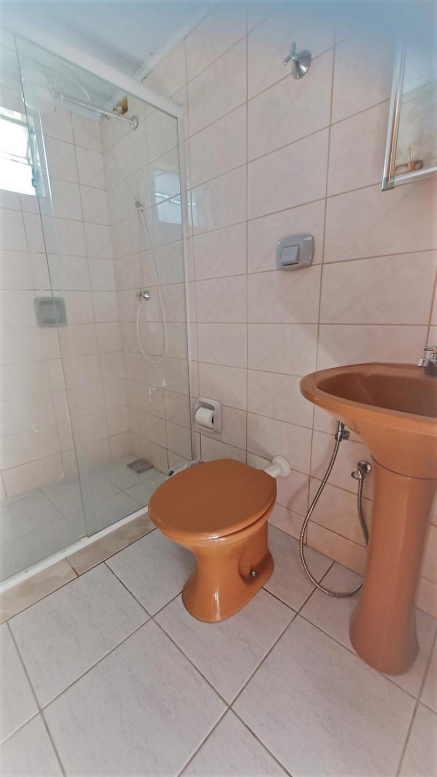Casa 3 quartos, 2 bwcs e a meia quadra da praia!