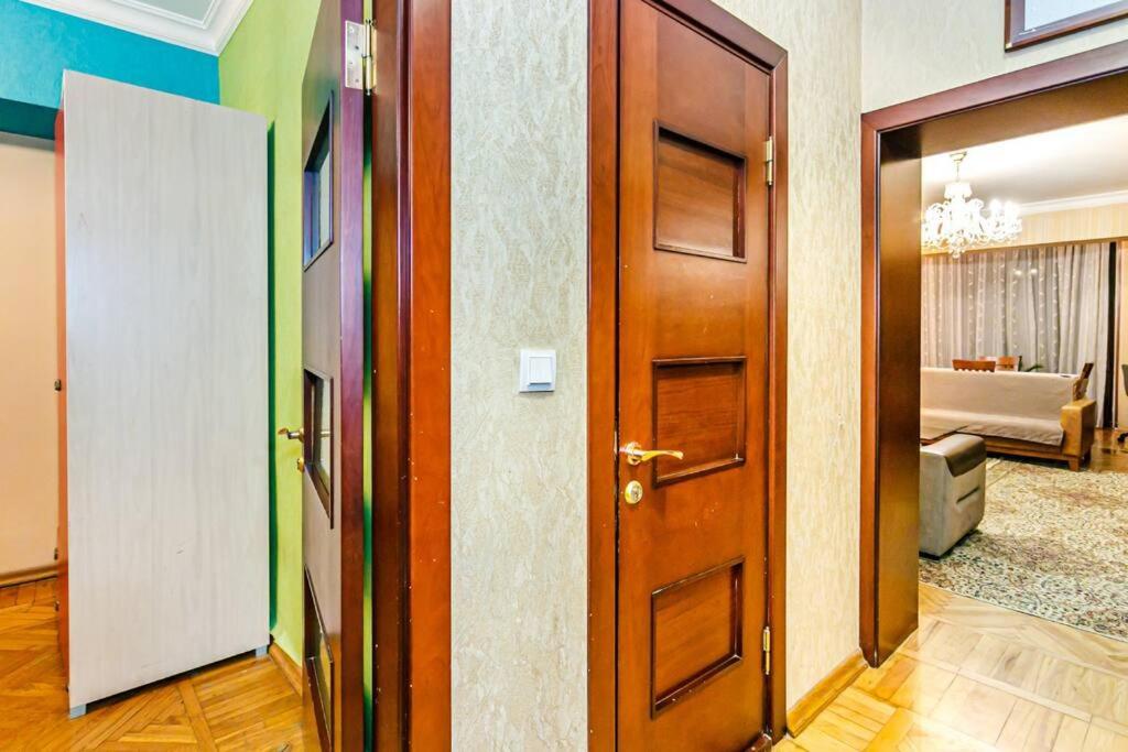 Comfortable and Spacious Apartment in the Center