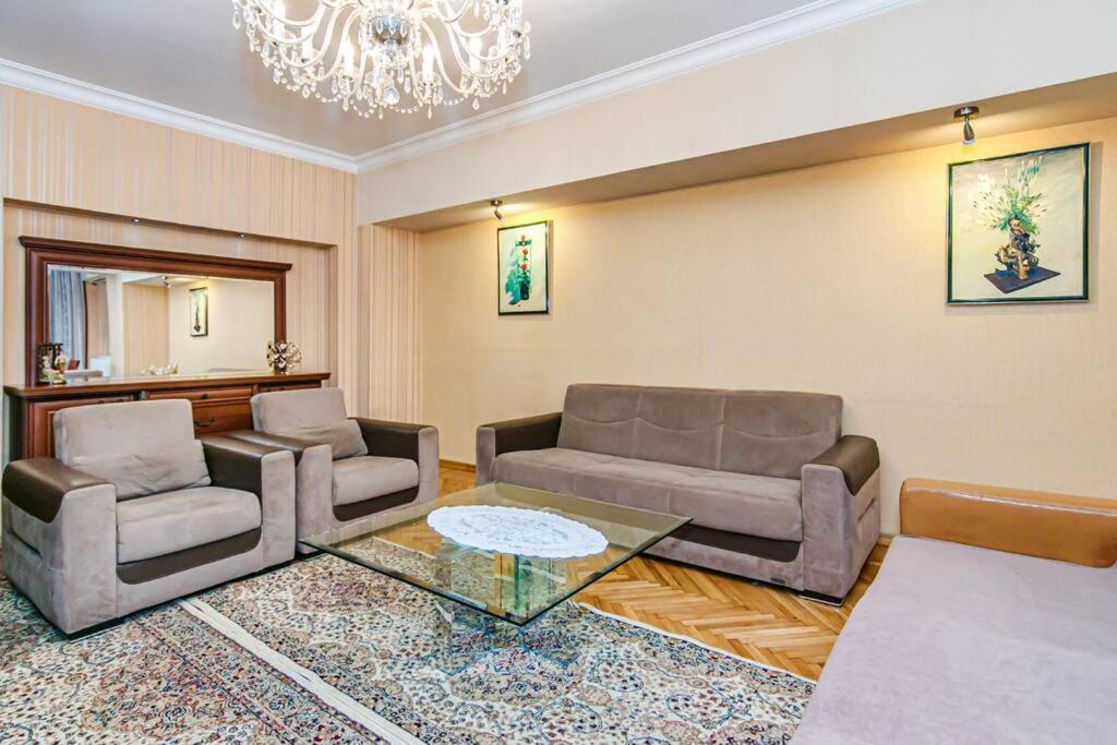 Comfortable and Spacious Apartment in the Center