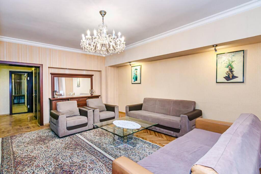 Comfortable and Spacious Apartment in the Center