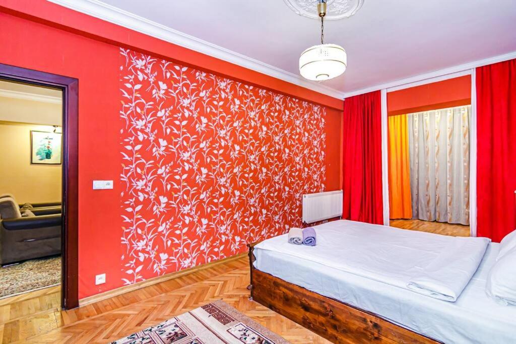 Comfortable and Spacious Apartment in the Center