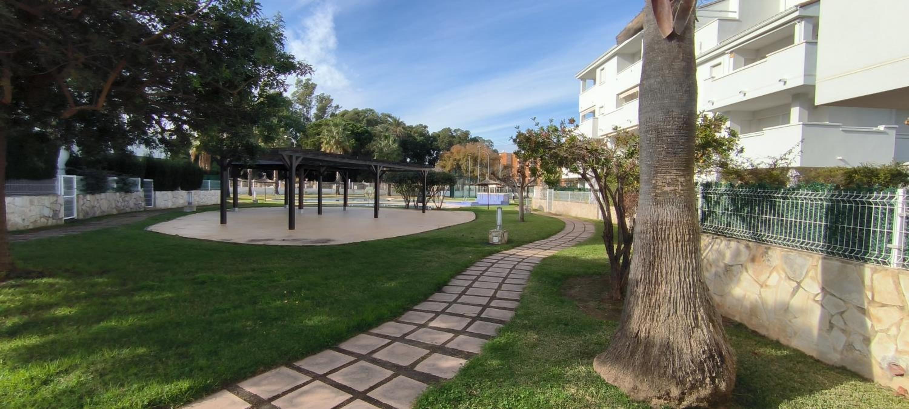 Denia Beach Apartment Jardín privado y piscina