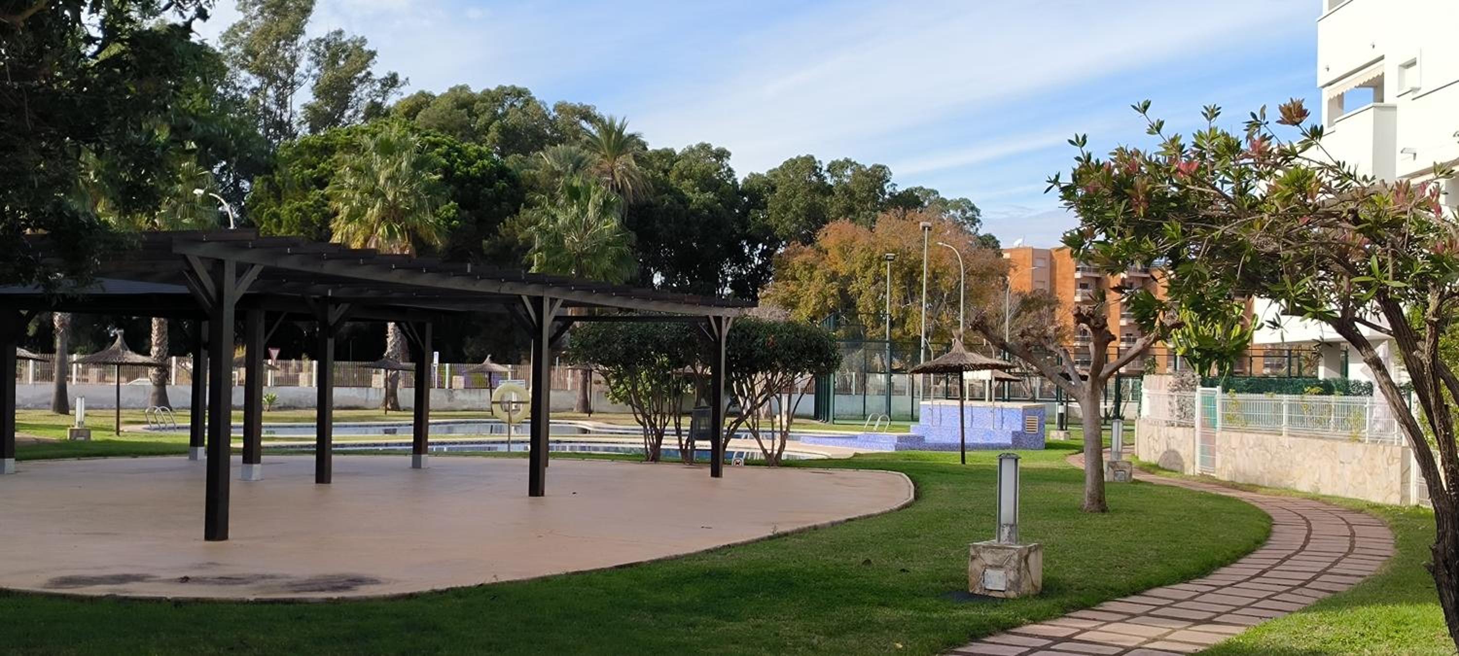 Denia Beach Apartment Jardín privado y piscina