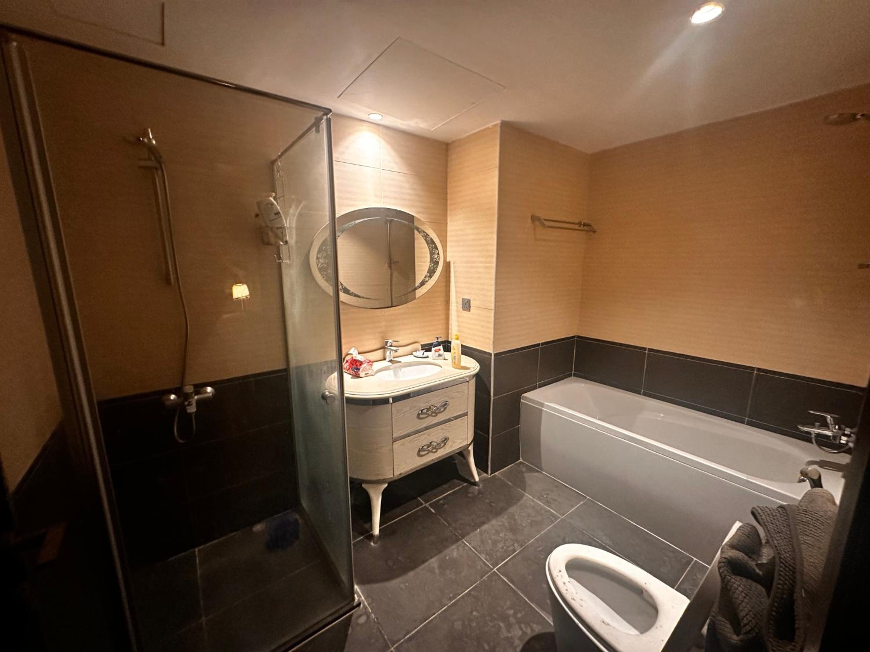 Spacious 3 bedroom apartment view 4