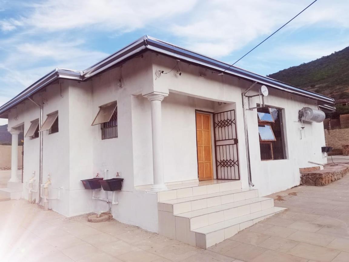 JMD AND FIVHILINI GUEST HOUSE view 4