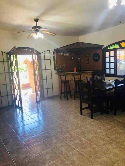 Maravilhosa Casa a 20 Metros da PRAIA