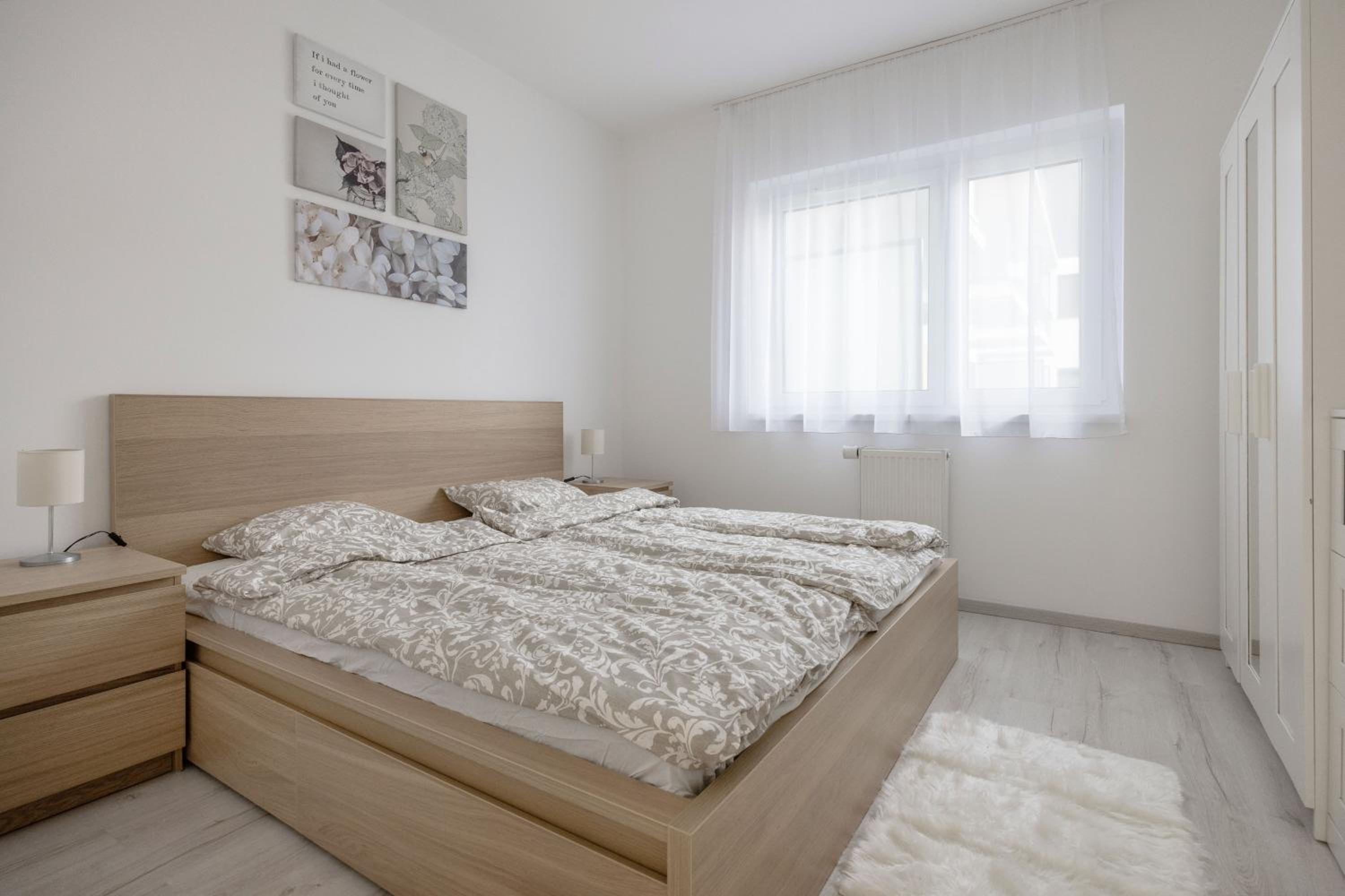 BB Apartment - 2BR with parking close to centre view 5