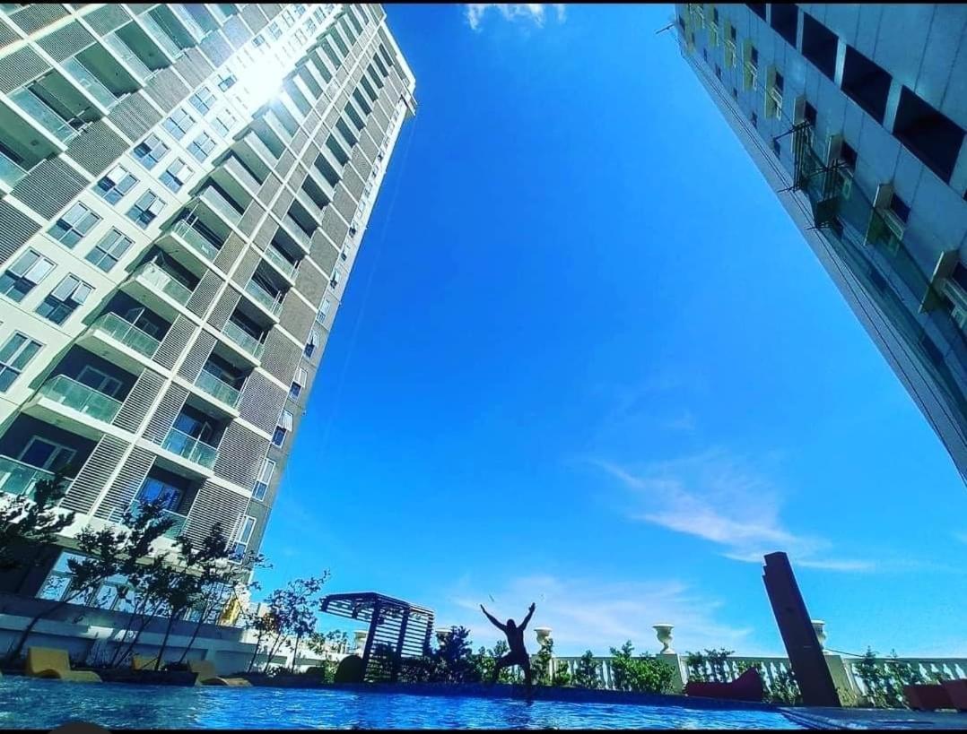 Unit 3J Signature Suites, Lafayette Megaworld