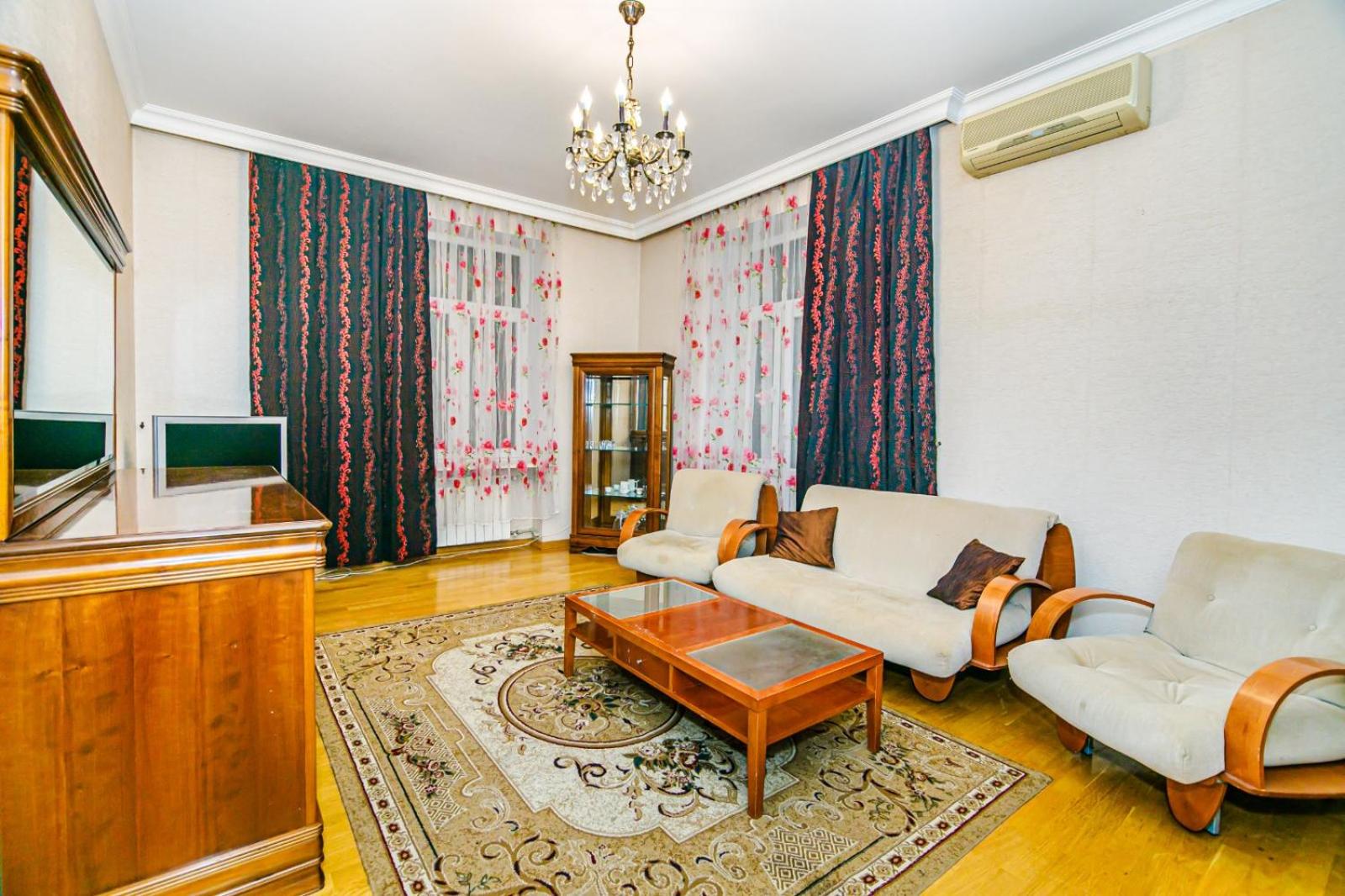 Apartment Corner