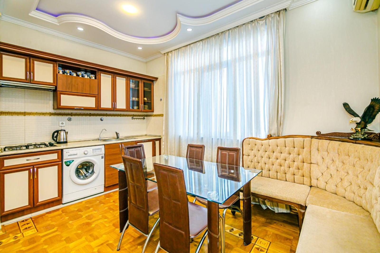 Malakan White House