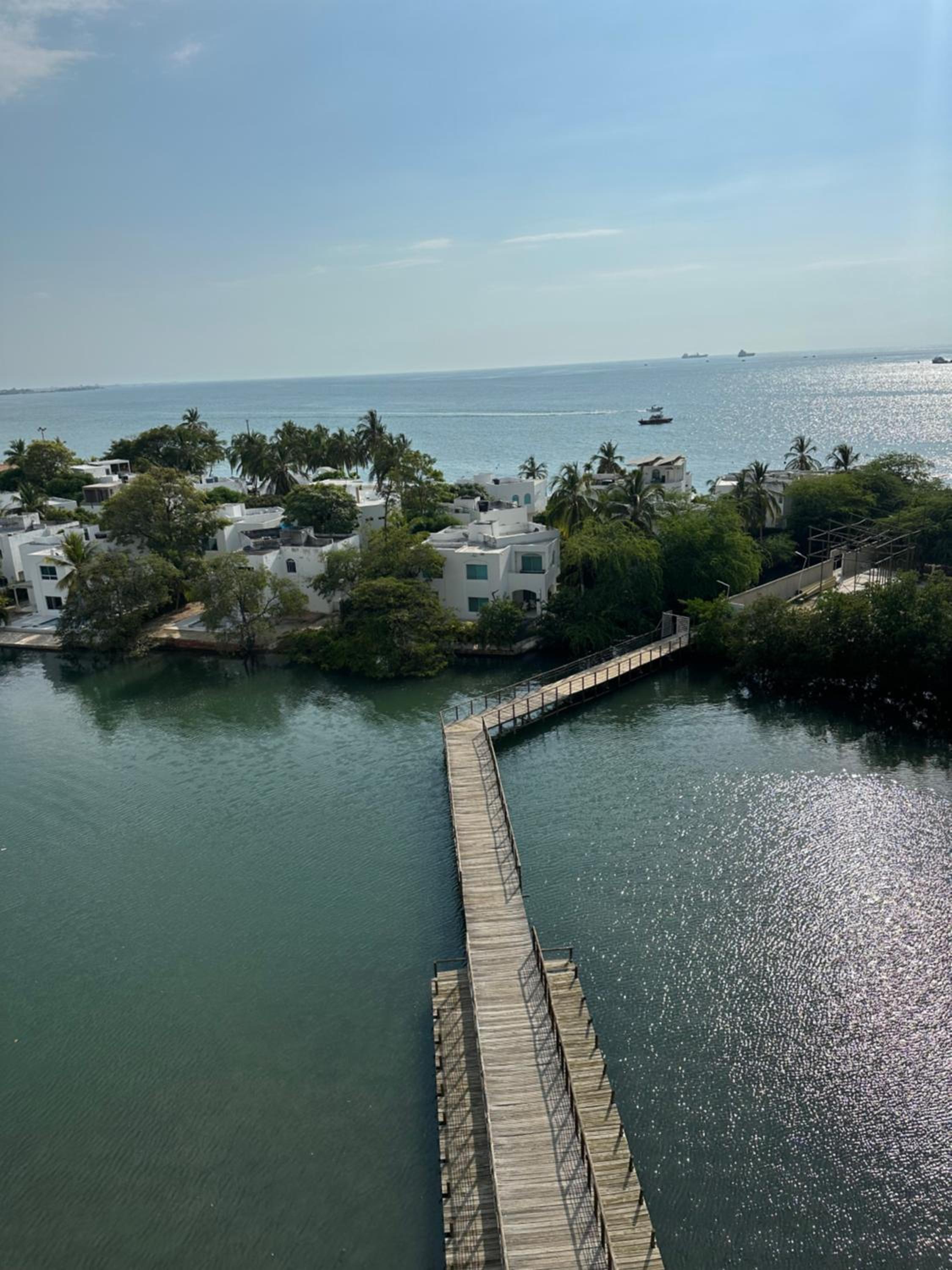 EXCLUSIVO APTO CON VISTA Y FRENTE AL MAR