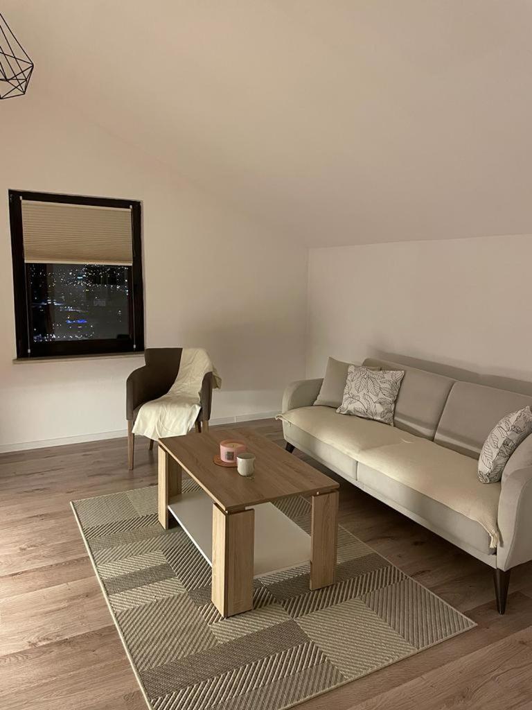 Hills Holiday House