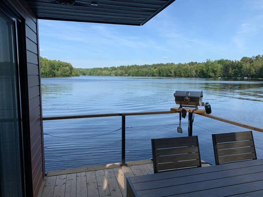 Parc de l'Île Melville 2 - Maison flottante
