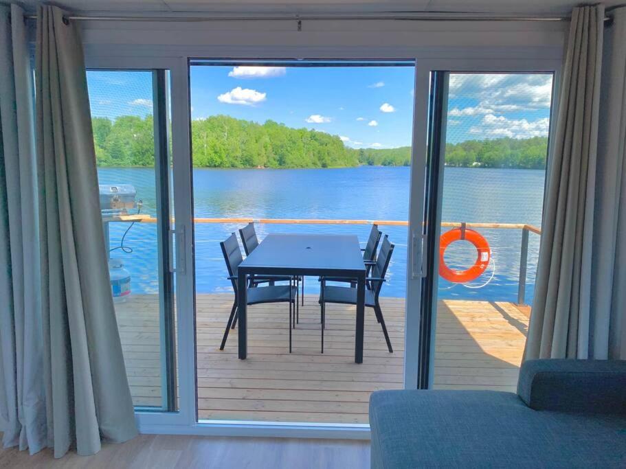 Parc de l'Île Melville 2 - Maison flottante
