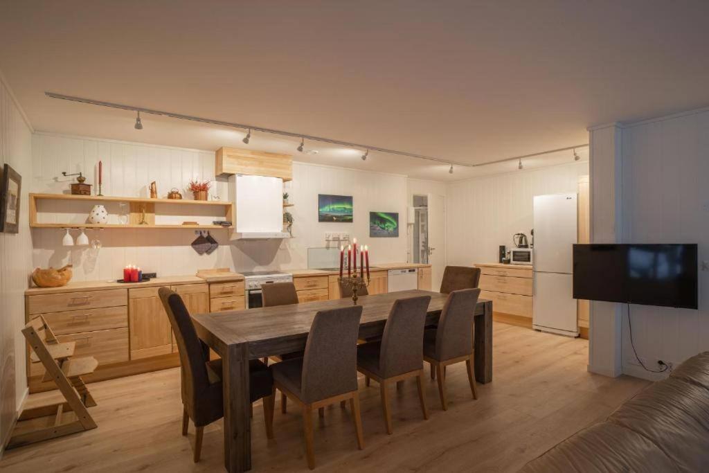 Secluded northern light apartment with great view! view 3