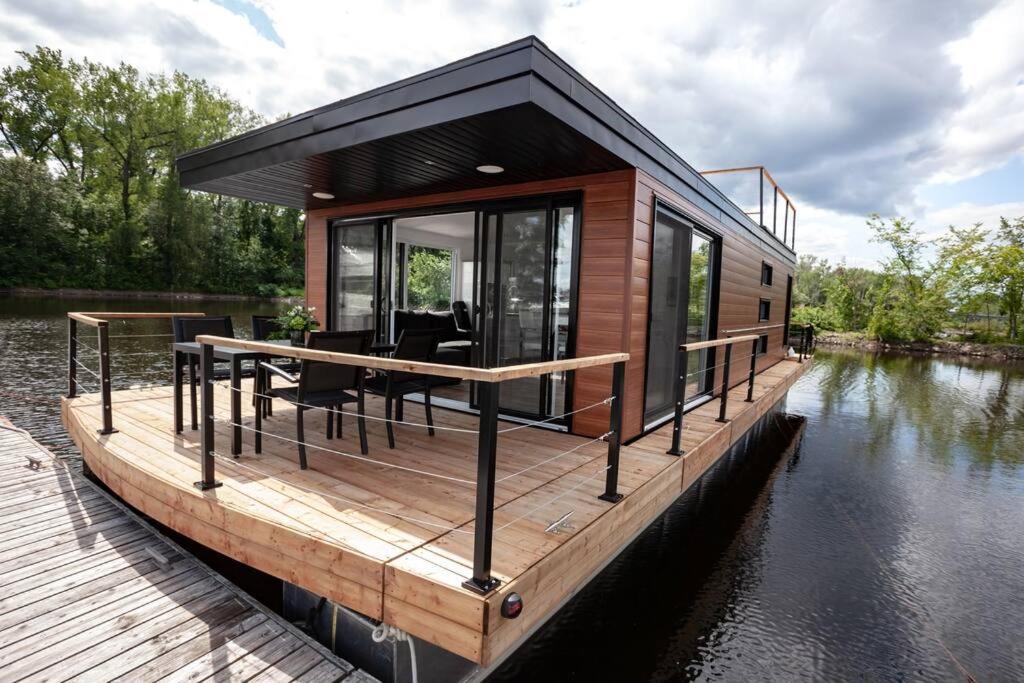 Trois-rivieres Vacations - Yacht Club de Trois-Rivieres 1 - Maison flottante - Property Image 1