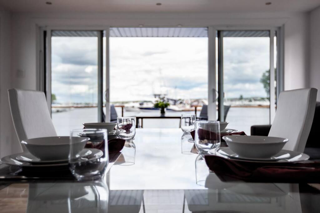 Yacht Club de Trois-Rivières 1 - Maison flottante