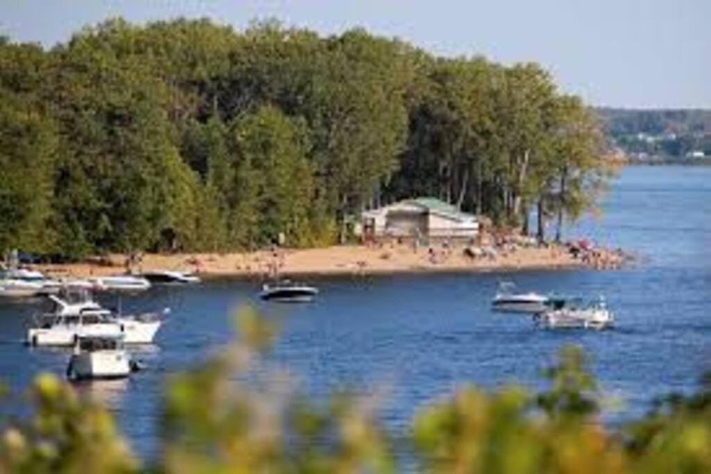 Yacht Club de Trois-Rivières 1 - Maison flottante