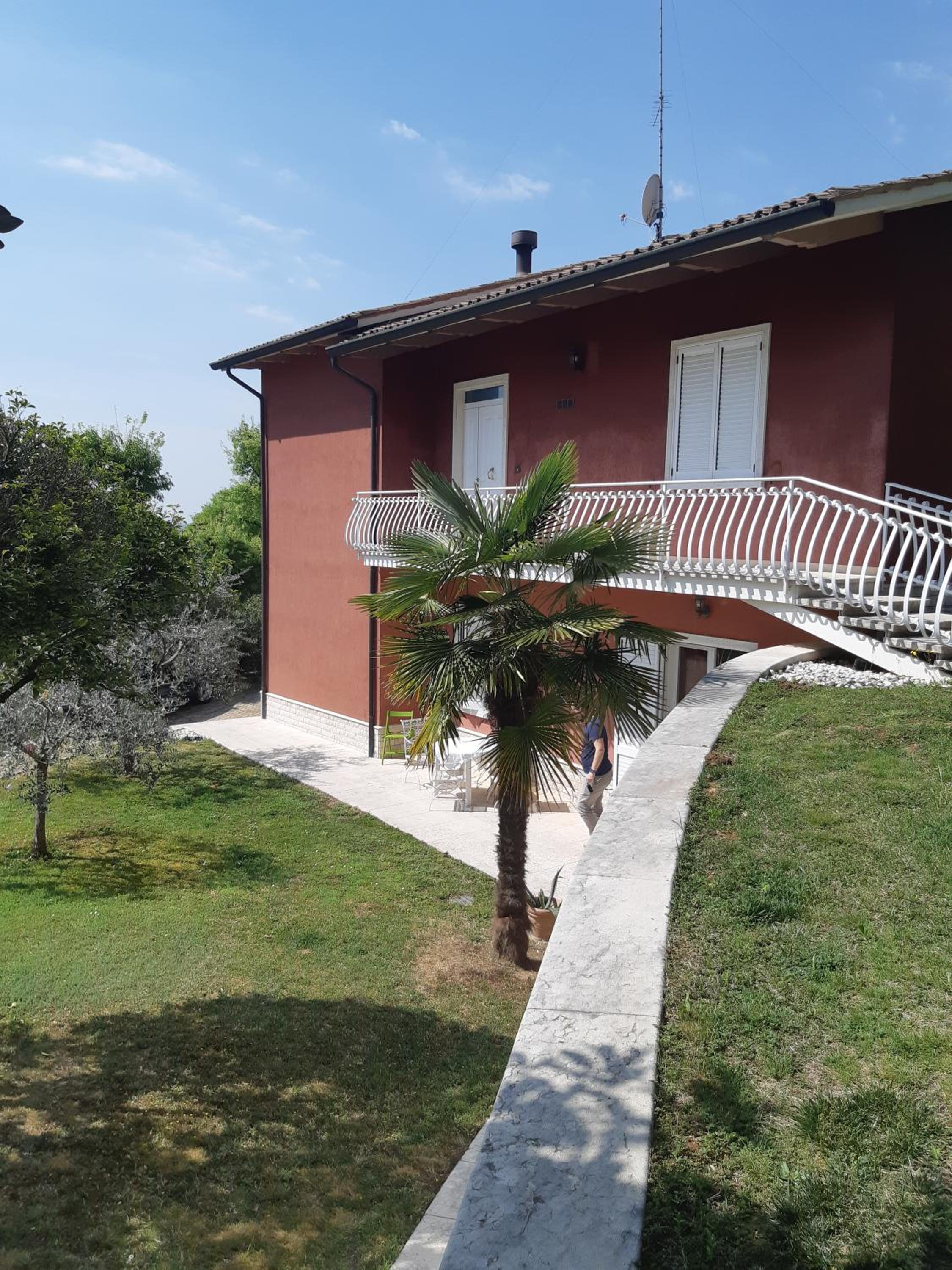 Pace, Luminosità e Comodità a due passi dal Garda view 3