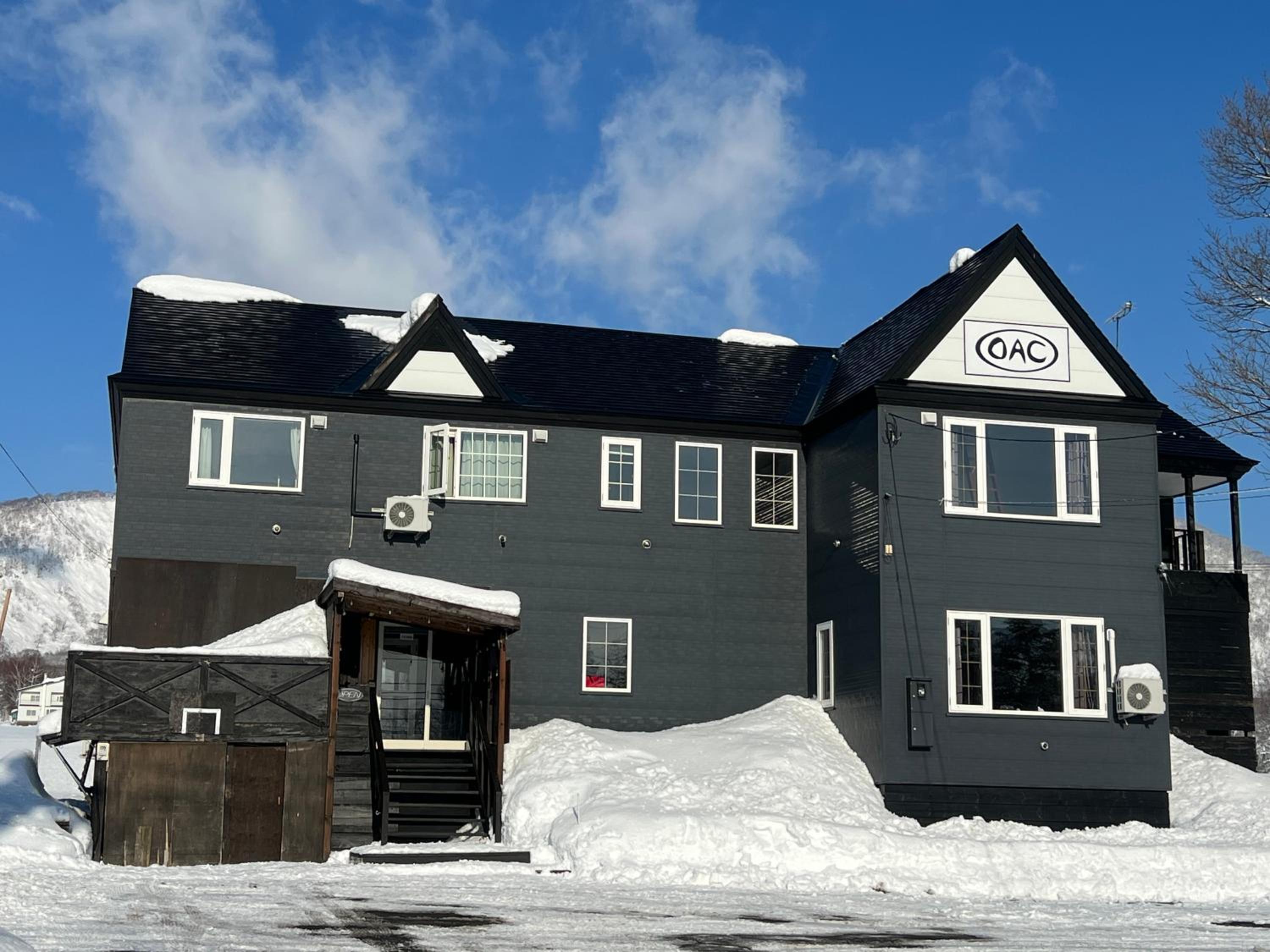Hotel Niseko OAC Lodge - Image 1