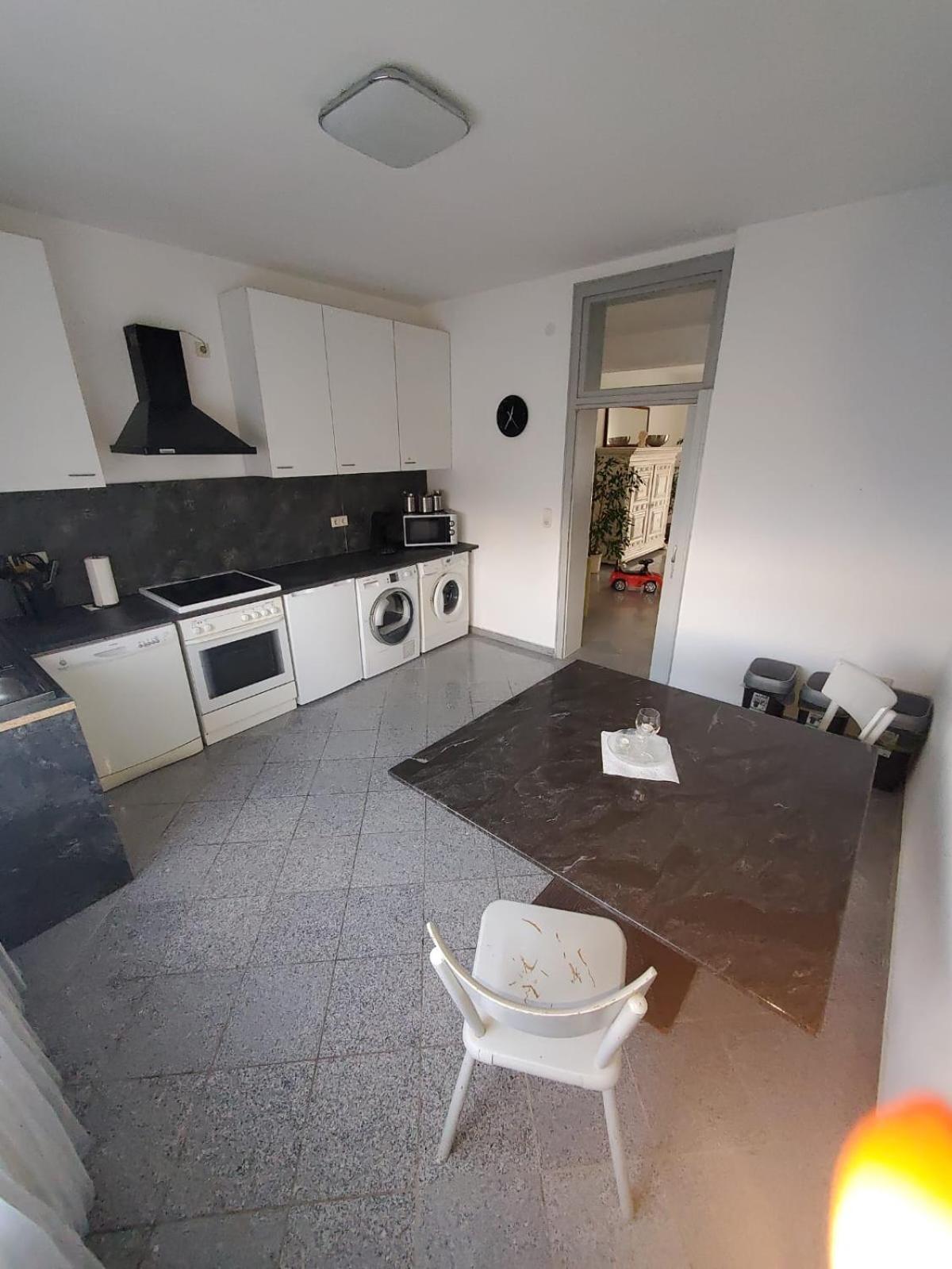 Große 3 Zi Wohnung auf der Pferde Farm