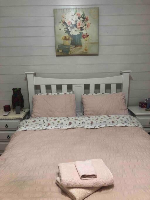 Free Wi-fi, spacious, Netflix. Long term discount