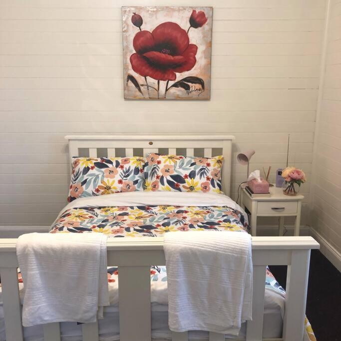 Free Wi-fi, spacious, Netflix. Long term discount