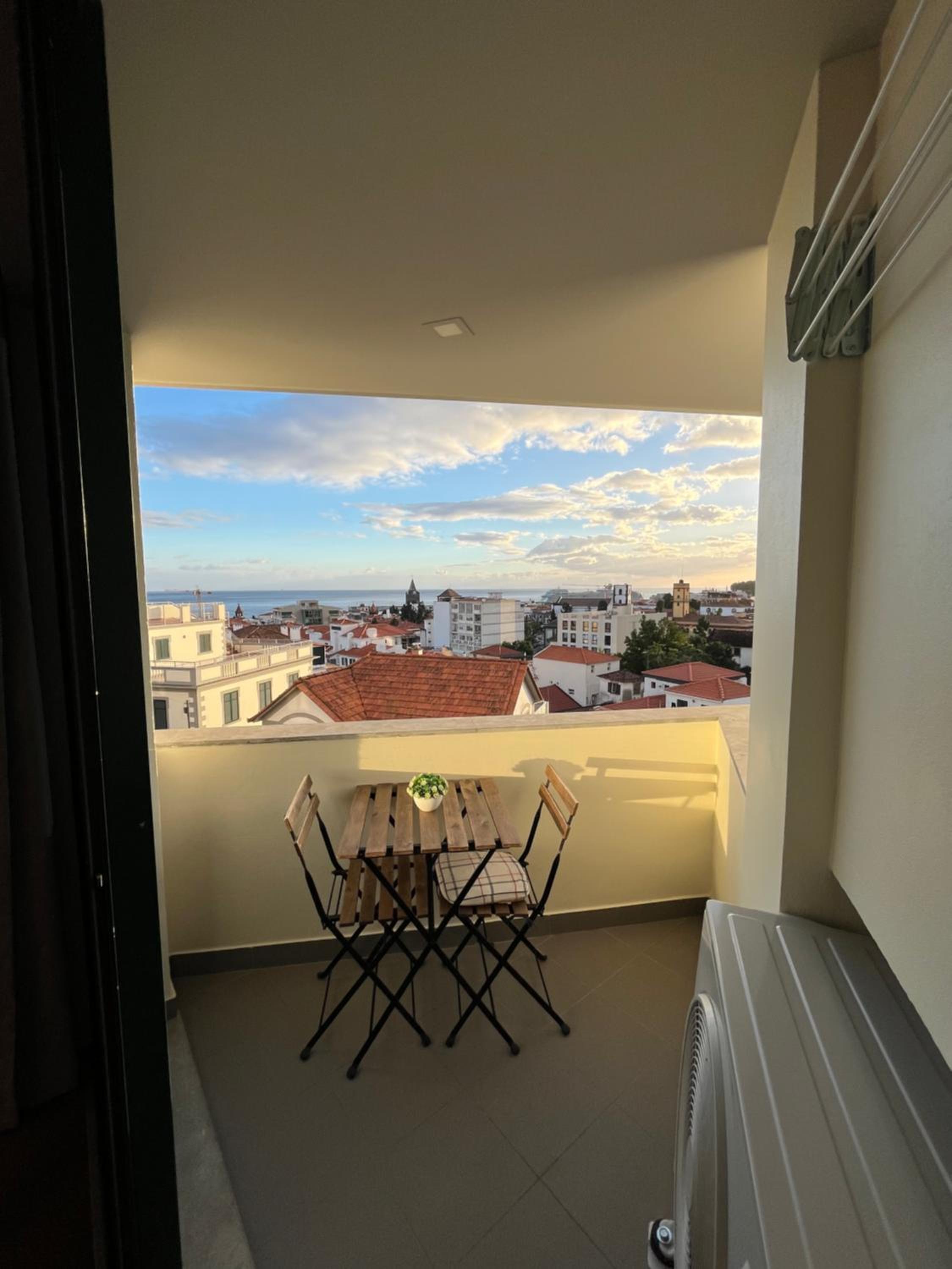 Luxury View Apartment Funchal CENTRAL Families FREE PARKING view 2