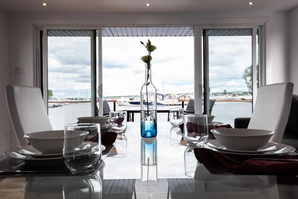Yacht Club de Trois-Rivières 2 - Maison flottante