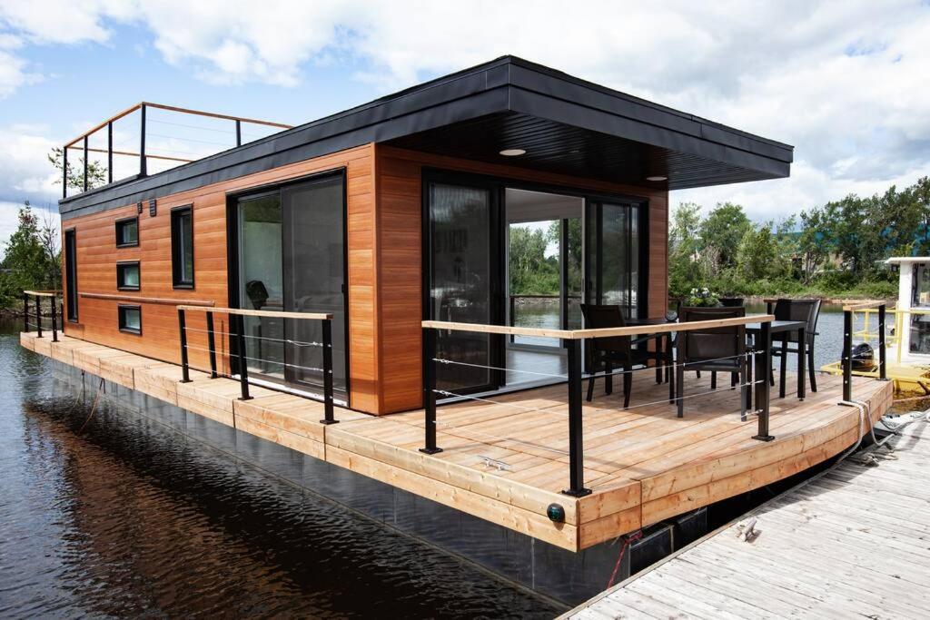 Yacht Club de Trois-Rivières 2 - Maison flottante