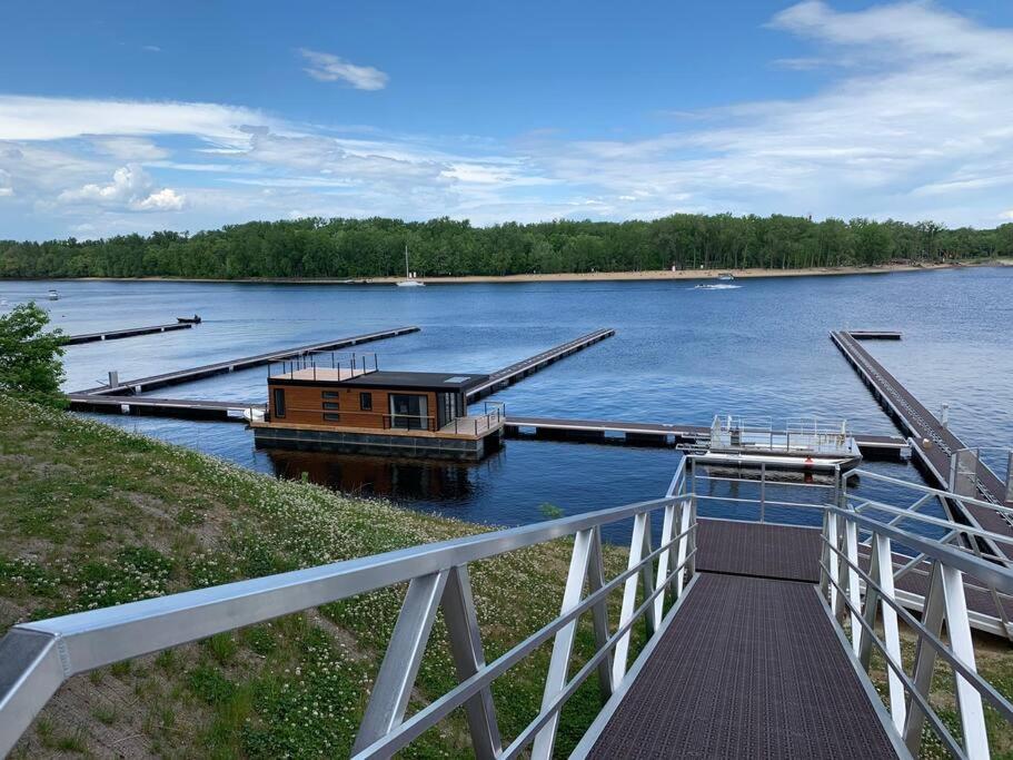 Yacht Club de Trois-Rivières 2 - Maison flottante