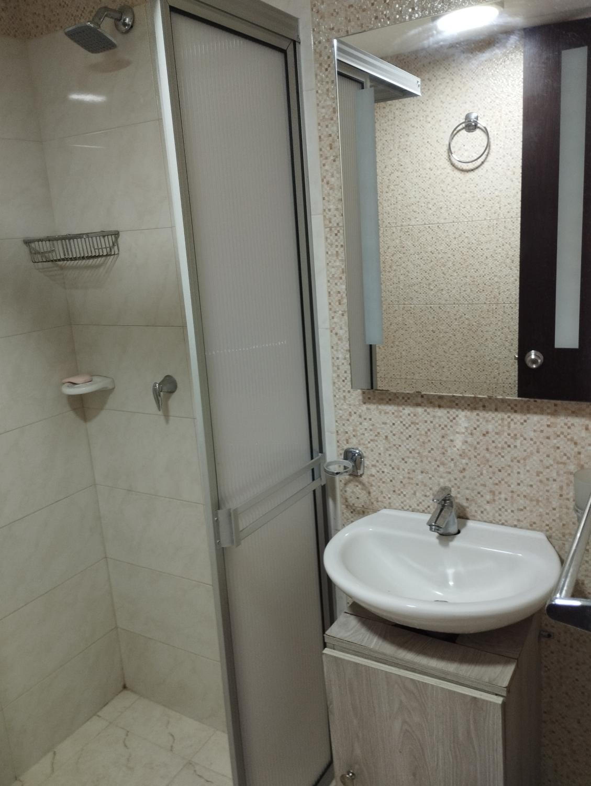 apartamento cerca al aeropuerto parqueadero privado conjunto cerrado bilbao