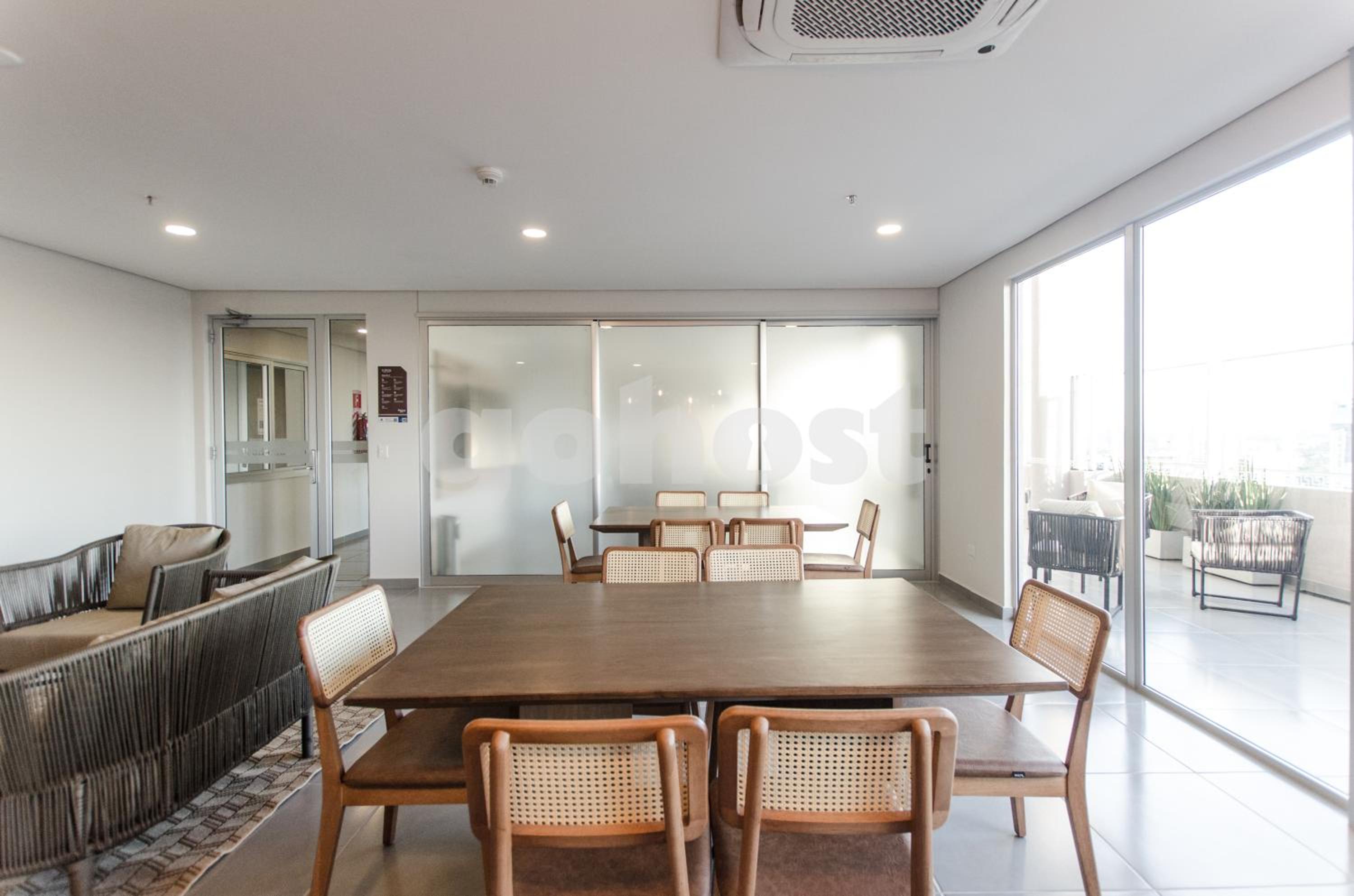 Newly built apartment in Las Lomas neighborhood view 3