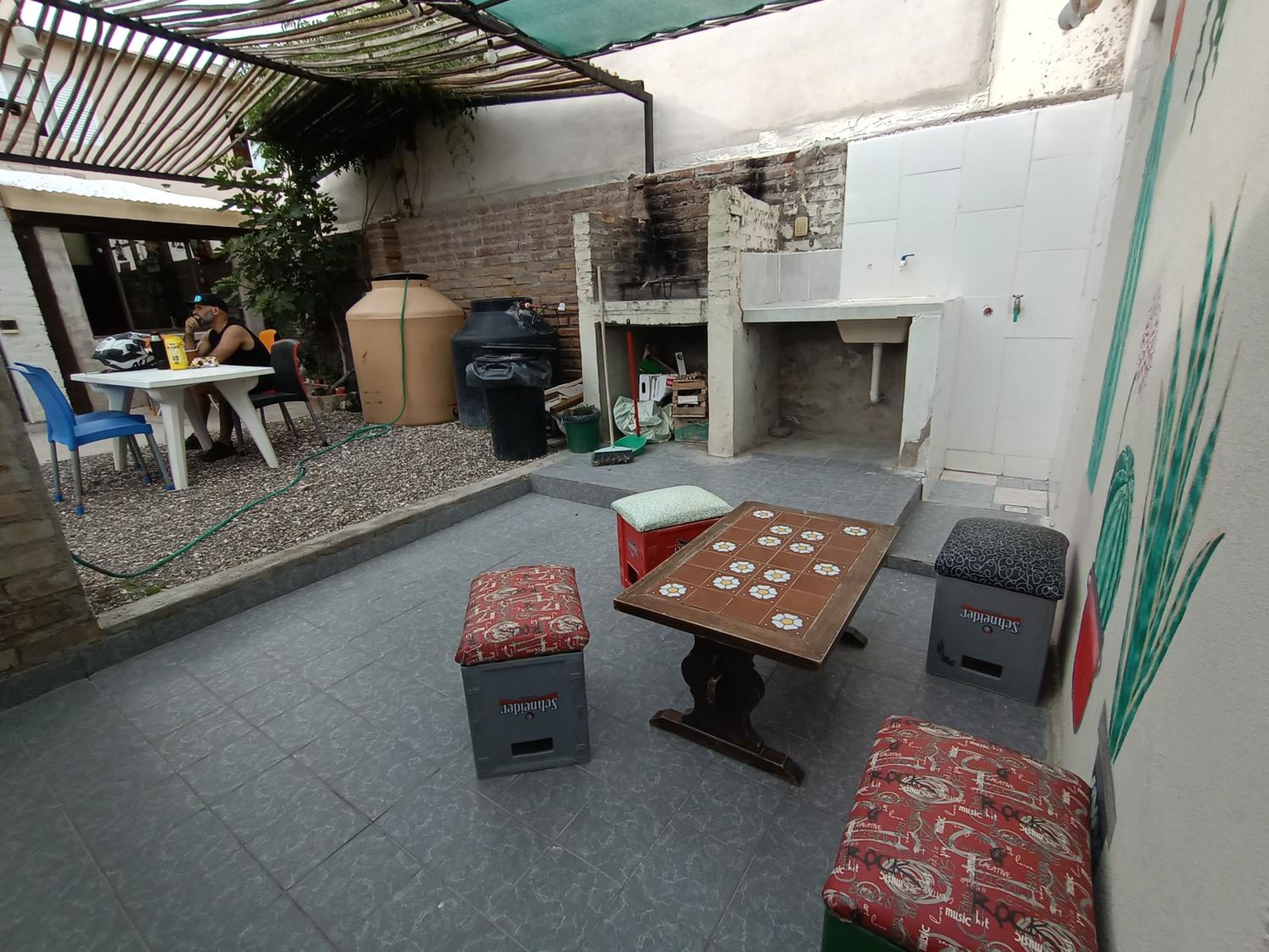 Ruca Kiñe Hostel