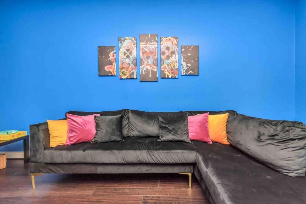 Prolific 3Story w Game Room-HotTub-Near DT