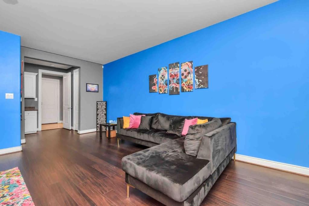 Prolific 3Story w Game Room-HotTub-Near DT