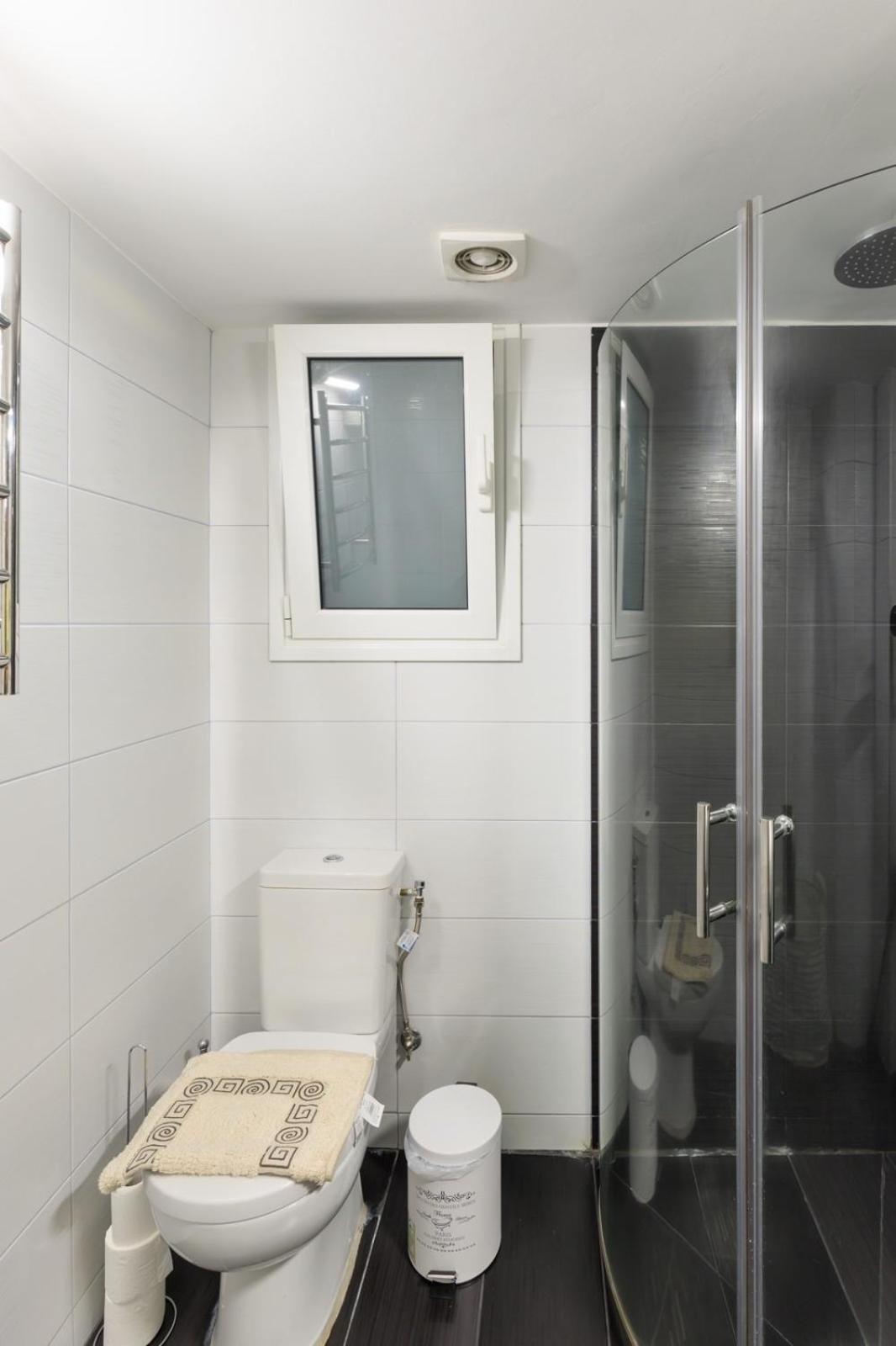 Aiolos luxury metro Acropolis suite 7 near museum of modern art