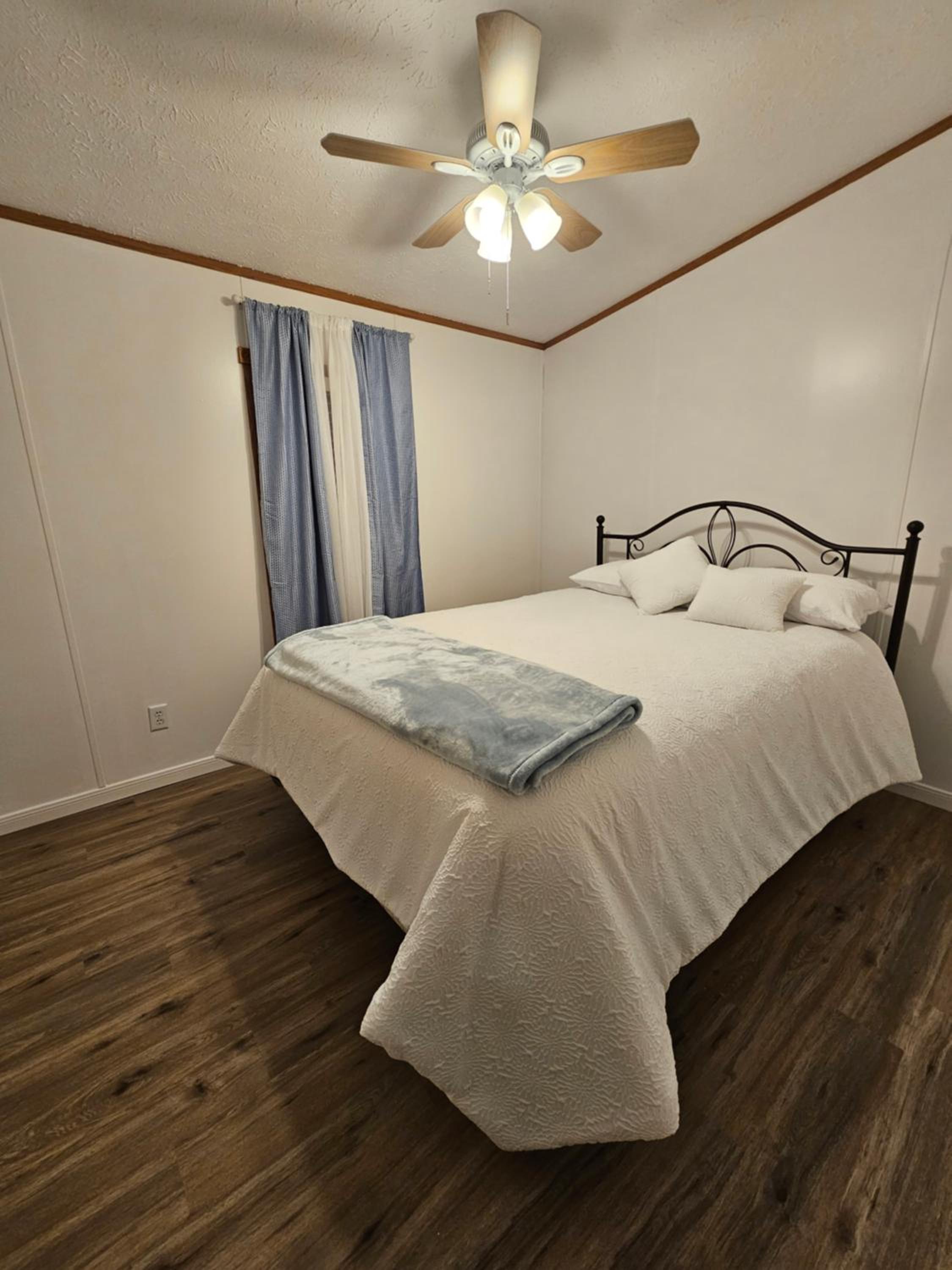 Camp Joy Lake House, Caldwell, TX sleeps 10 view 5