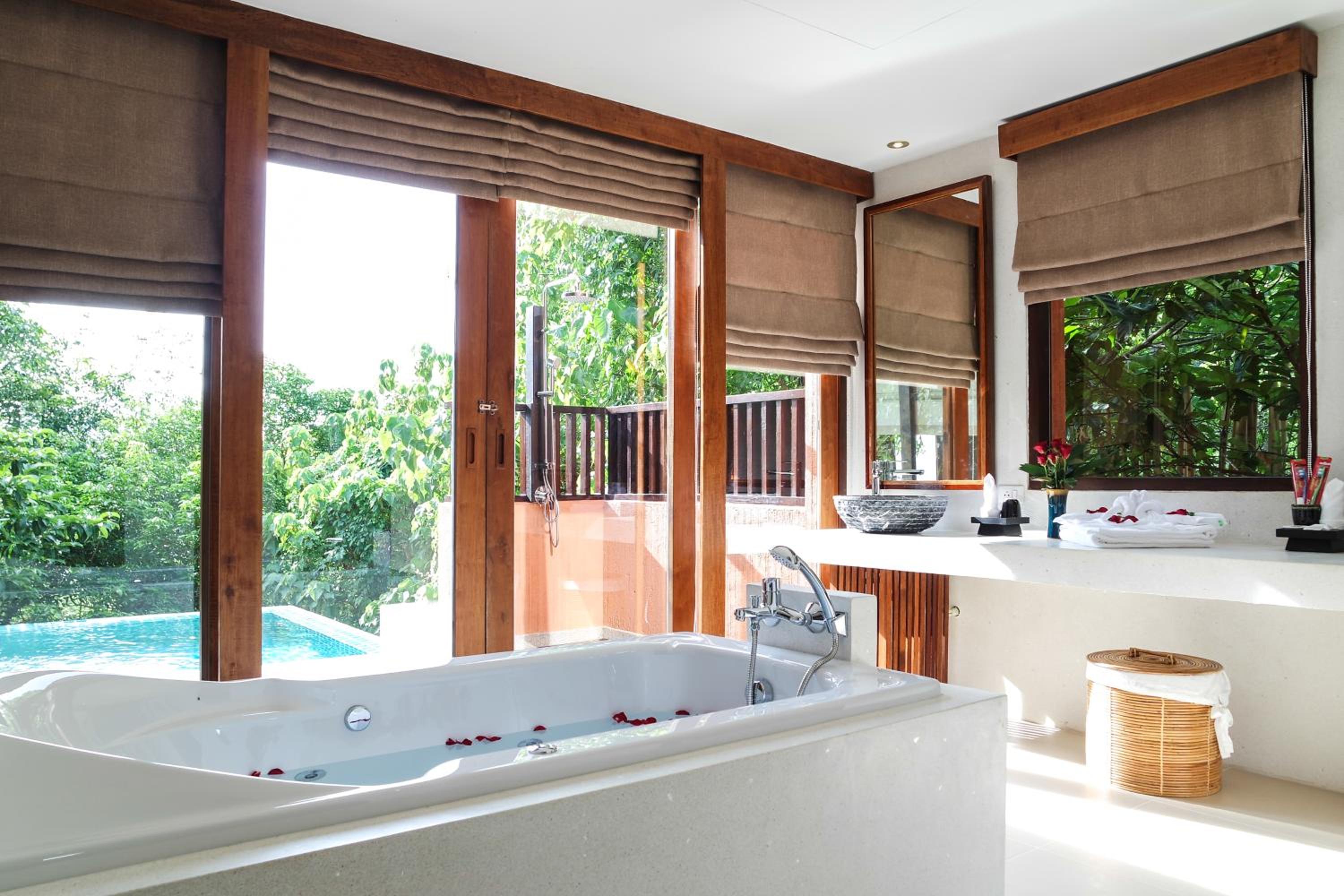 Korsiri Pool Villas