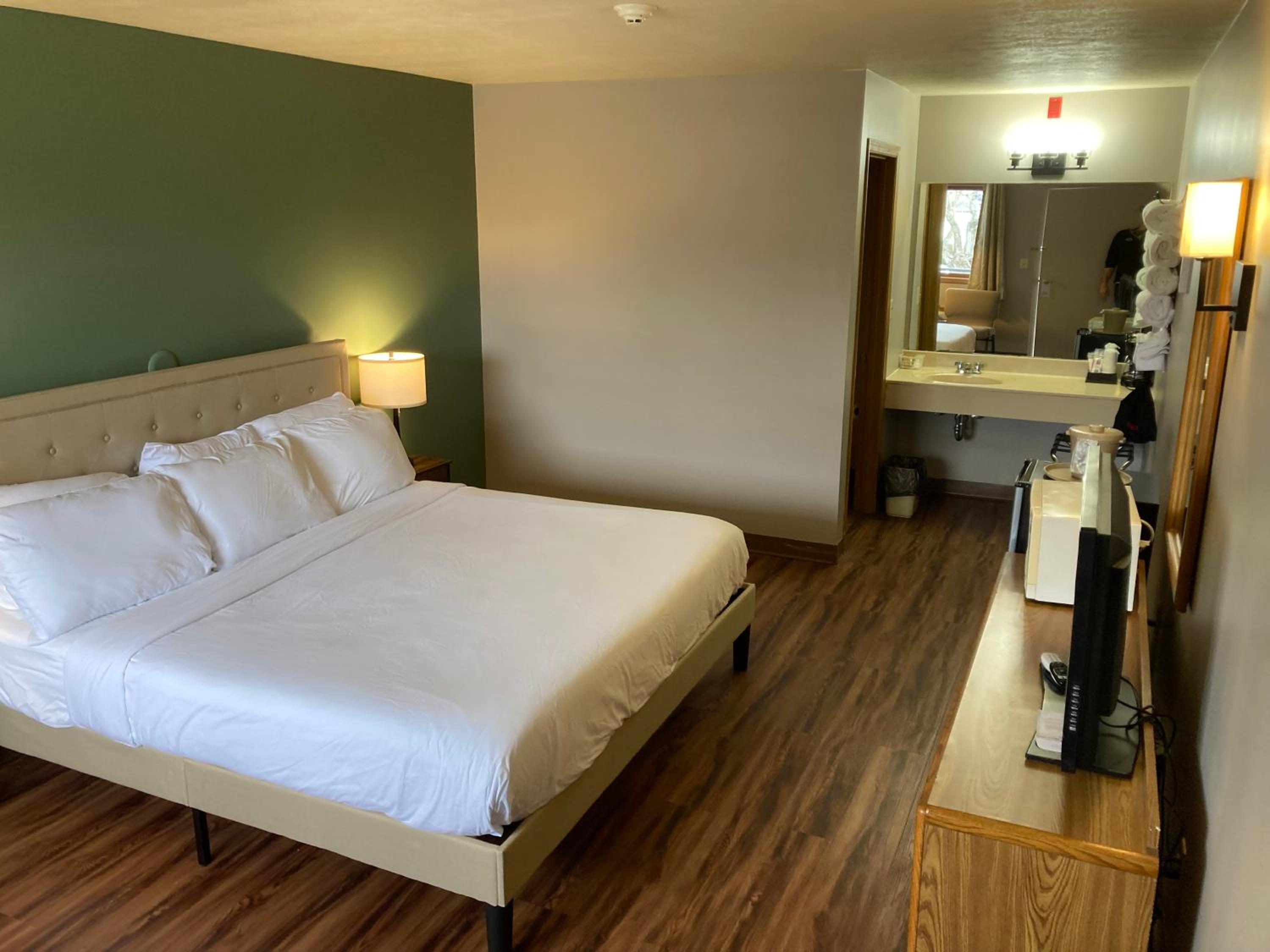 Valley Inn and Suites view 4