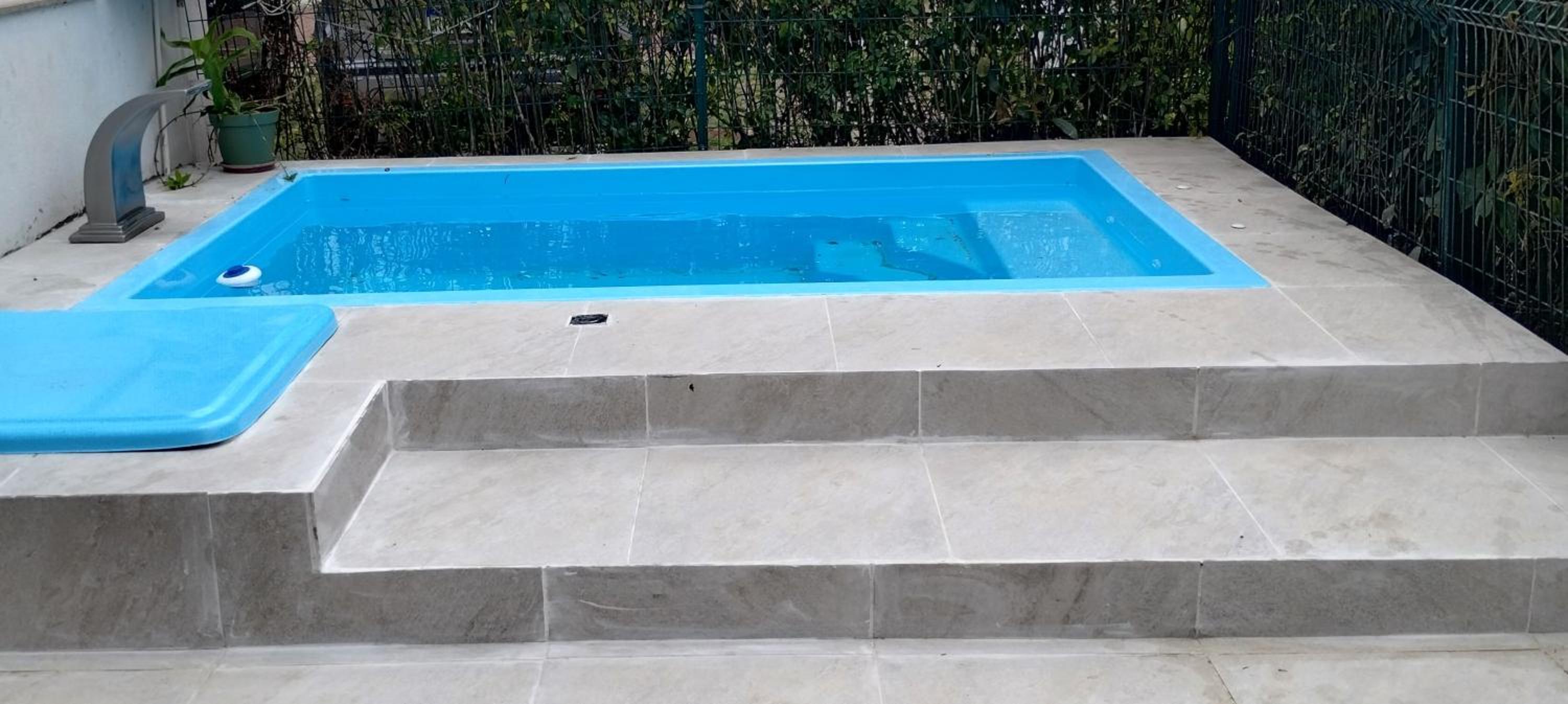 AP Térreo c/ piscina e churrasqueira na varanda