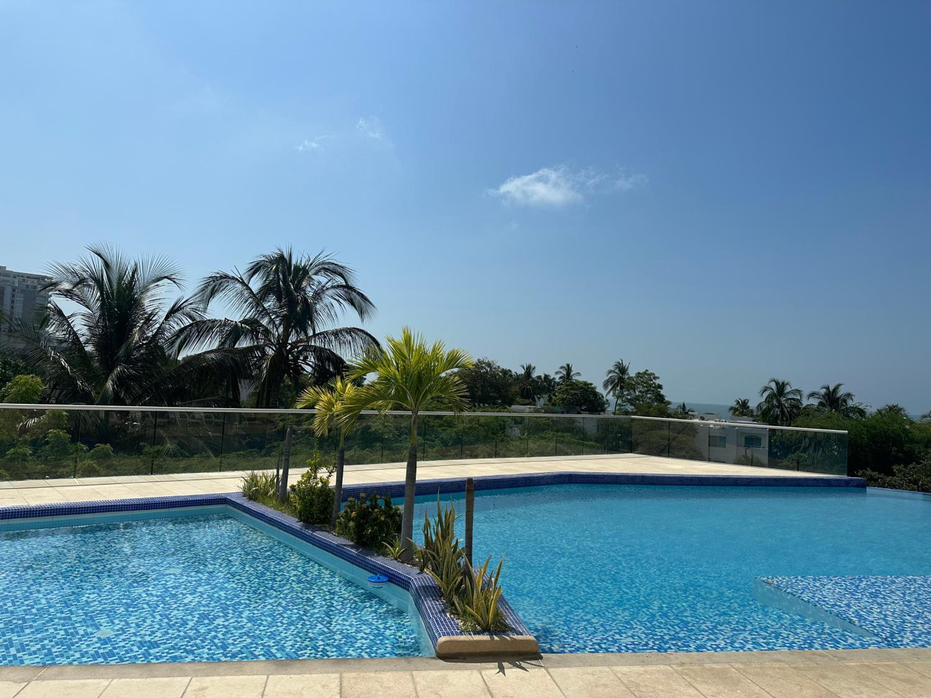 EXCLUSIVO APTO CON VISTA Y FRENTE AL MAR