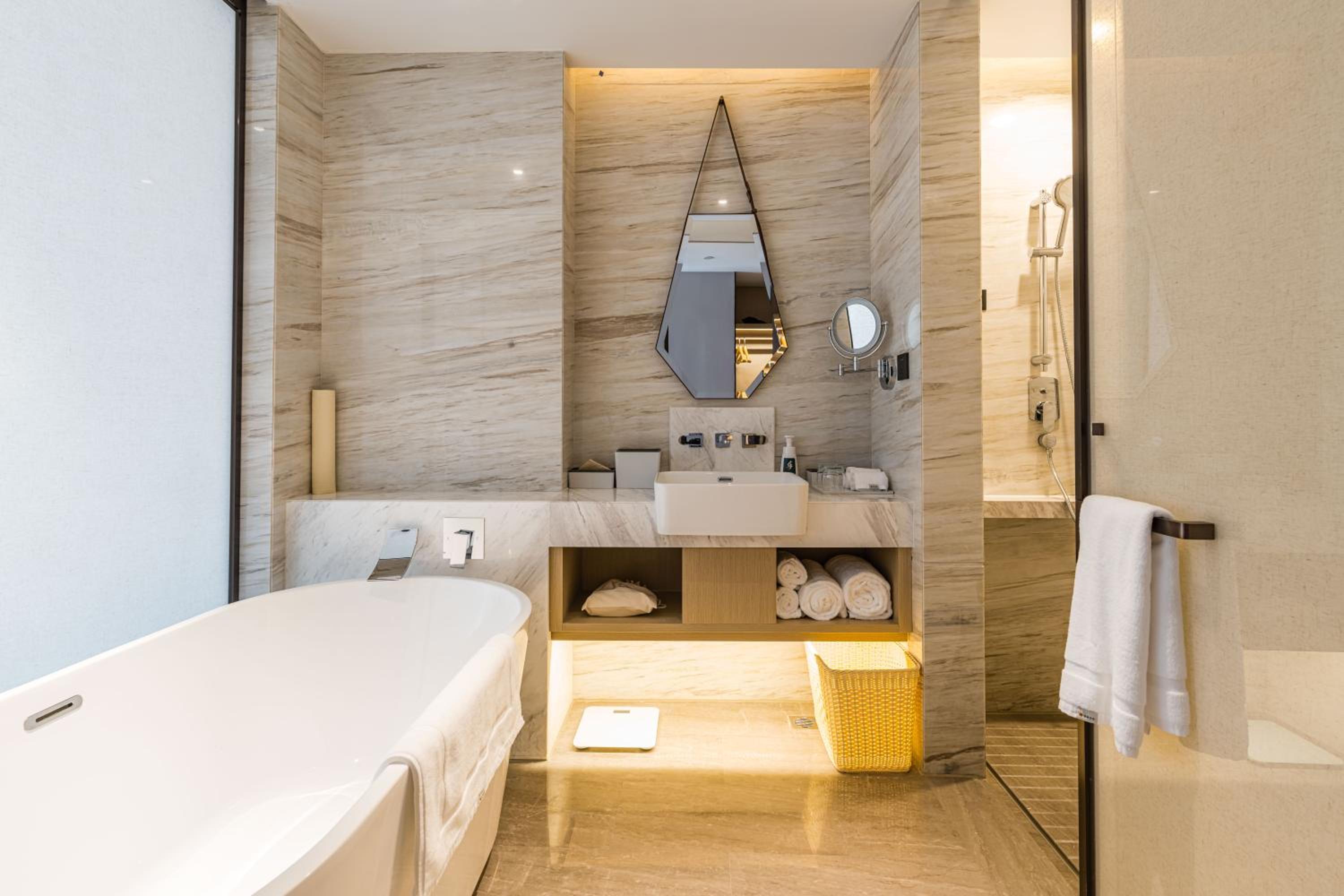 Atour Hotel Tonglu Fuchunjiang