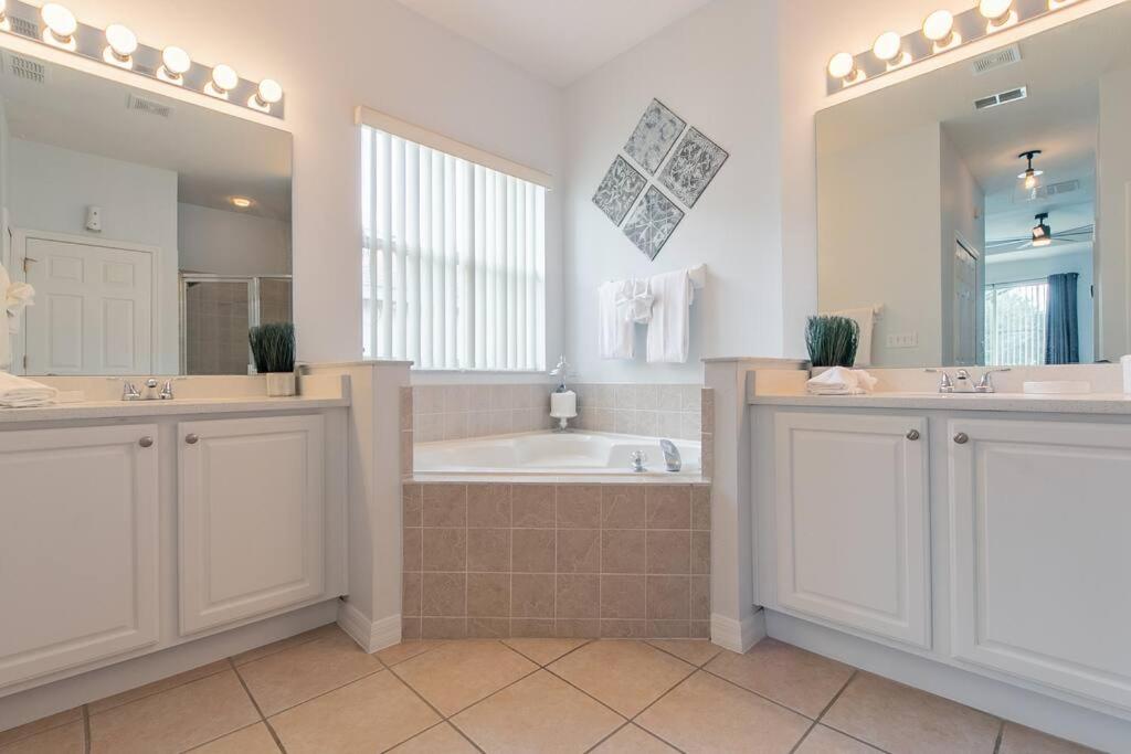 Family-friendly House Near Disney w/ Amazing Pool view 2