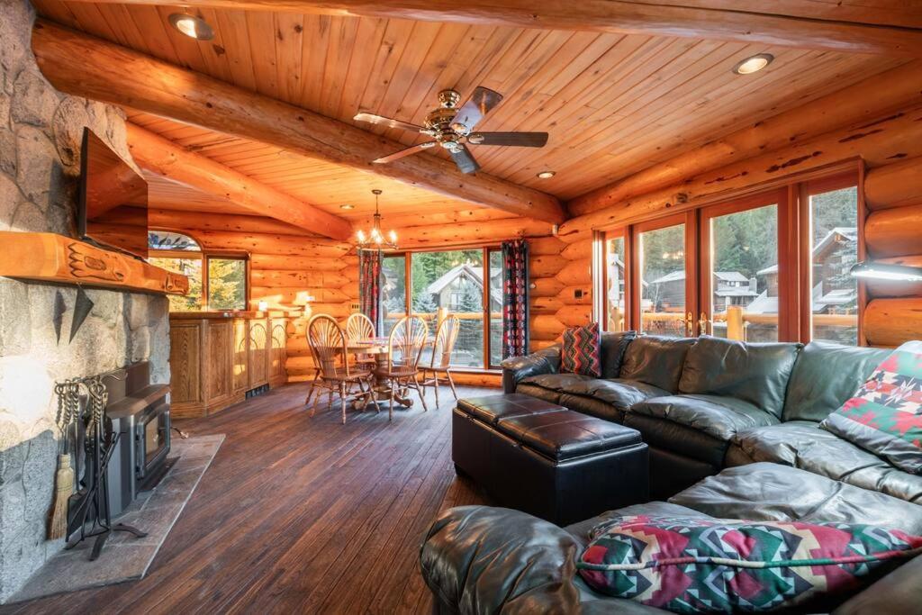 Snowridge Chalet by Outpost Whistler
